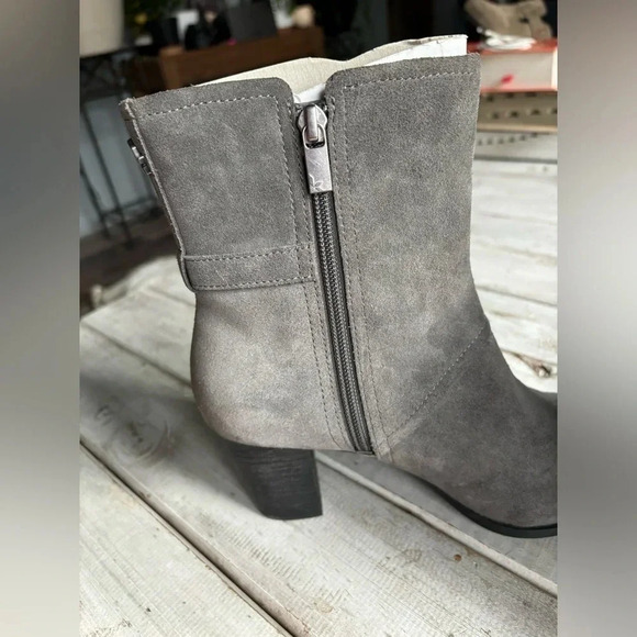 Koolaburra by Ugg | Samiah | stacked heel | suede | bootie | W7  *nwob* - Picture 6 of 13